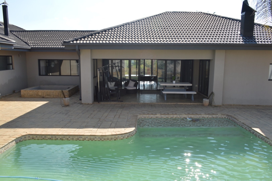4 Bedroom Property for Sale in Wilkoppies North West